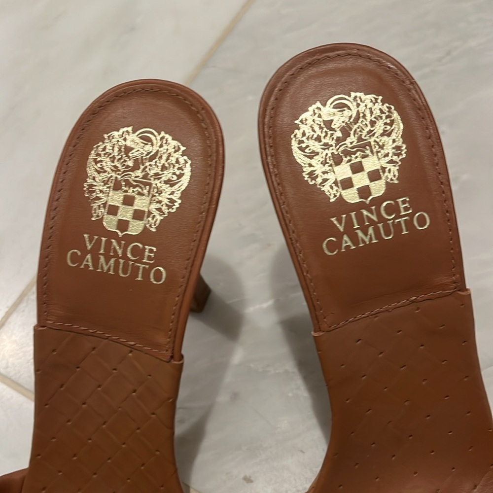 Vince Camuto Women's Brown Woven Sandals - Picture 3 of 6